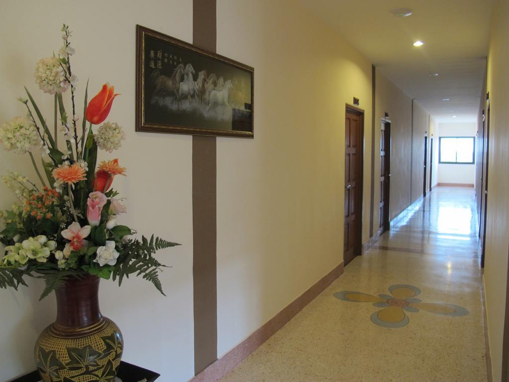 אודון תאני The Star Hotel מראה חיצוני תמונה