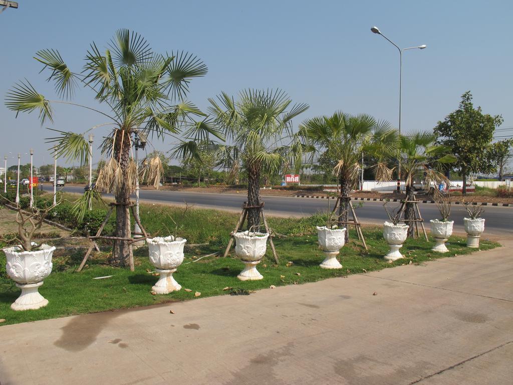 אודון תאני The Star Hotel מראה חיצוני תמונה